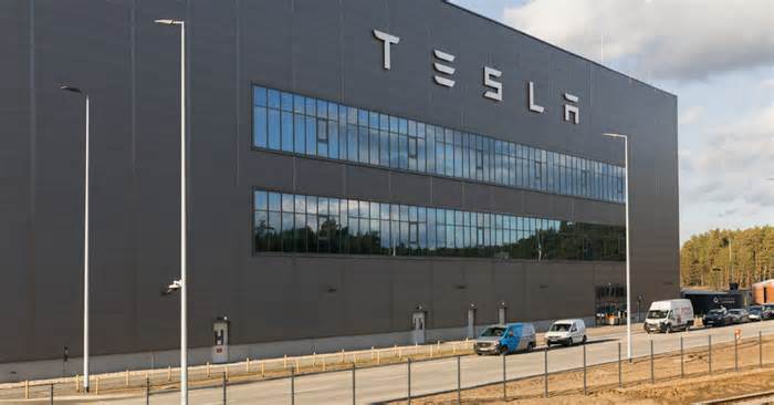 Germans Are Buying More Electric Cars, but Not Teslas