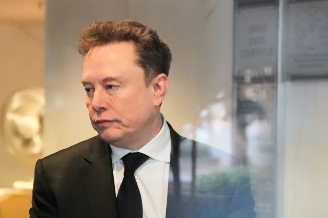 Elon Musk takes stand in trial vs. Sam Altman that could reshape AI's future (Business)