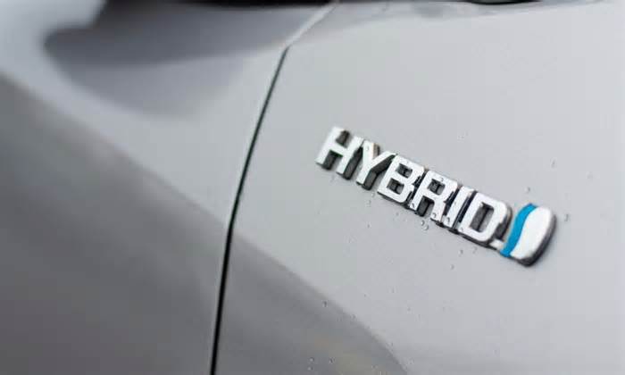 Hybrid Vehicles Are Making a Comeback – Time to Invest?