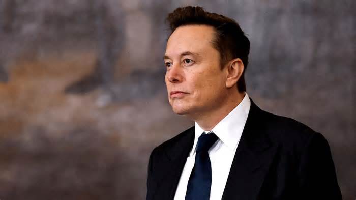 Fixing The Govt Is Like Cleaning The Beach While The Tsunami Of AI Approaches: Elon Musk