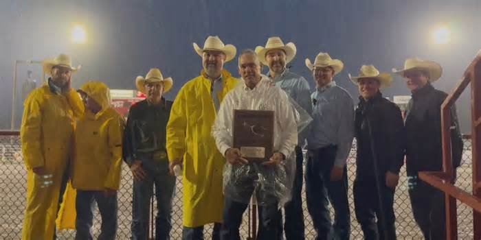 Scott Orr receives highest honor in Dale Studley award from Nebraskaland Board of Directors