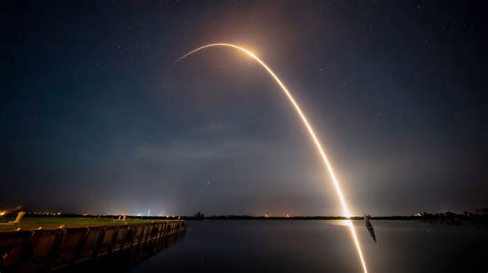 SpaceX launches 28 Starlink satellites from Cape Canaveral