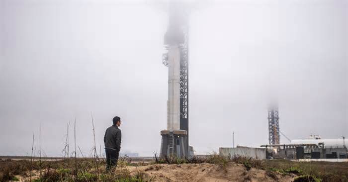 Debris Rains From Space After SpaceX’s Starship Is Lost in Flight