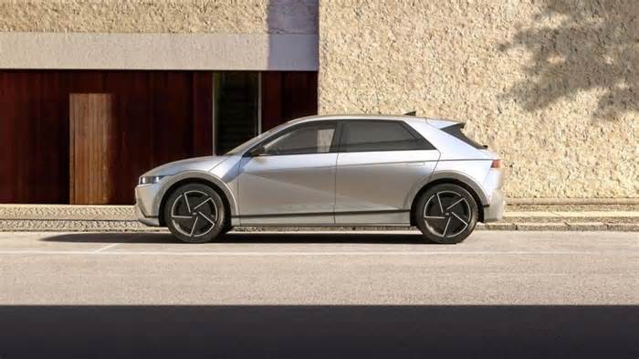 4 judgment-free, 300+ mile alternatives to the Tesla Model Y