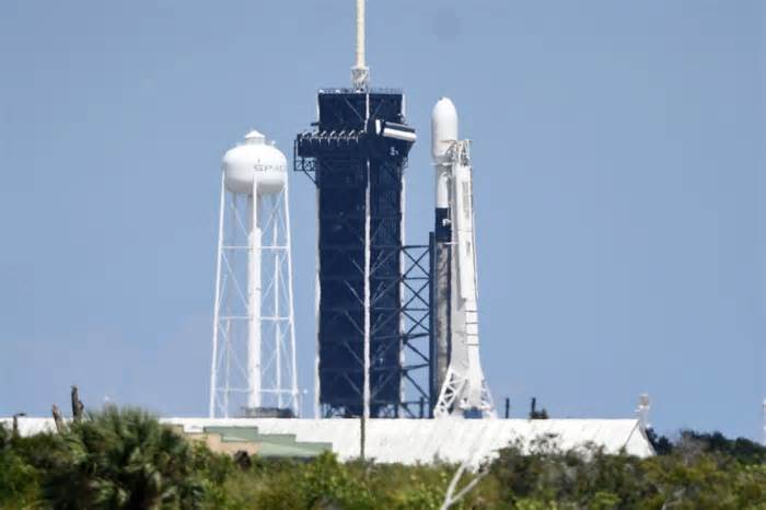 Undeterred by Friday the 13th, SpaceX plans pair of launches