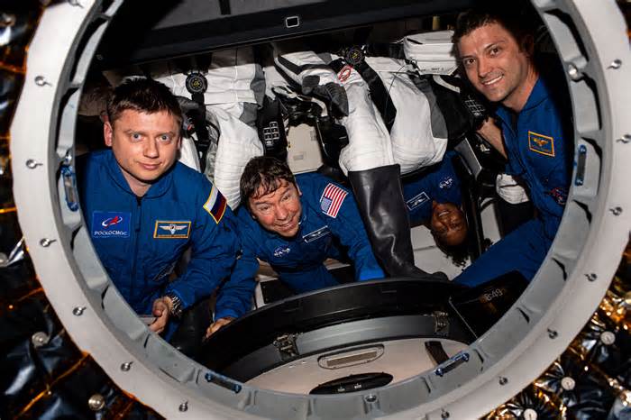 Stranded NASA SpaceX Crew-8 Astronauts Set for Splashdown Within Hours