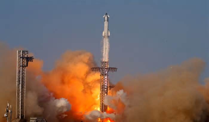 Elon Musk says SpaceX won’t decommission Dragon spacecraft