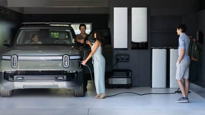 Move Over, Telsa Powerwall. EcoFlow Says This New Battery Is Better for Disaster-Prone Areas