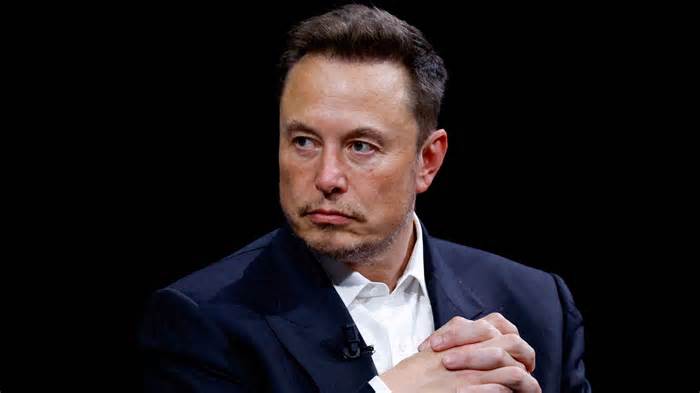 Bizarre moment Elon Musk is challenged to brawl by Venezuelan President Nicolás Maduro as he calls him his ‘arch-enemy’