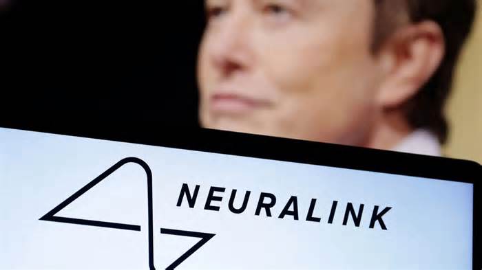 Elon Musk’s Neuralink brain chip company looking for next human volunteer after first patient encounters problem