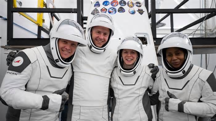 'I think it was hard not to watch that rocket lift off without thinking, that's my rocket and that's my crew.' How the NASA astronauts bumped from SpaceX's Crew-9 watched their ...