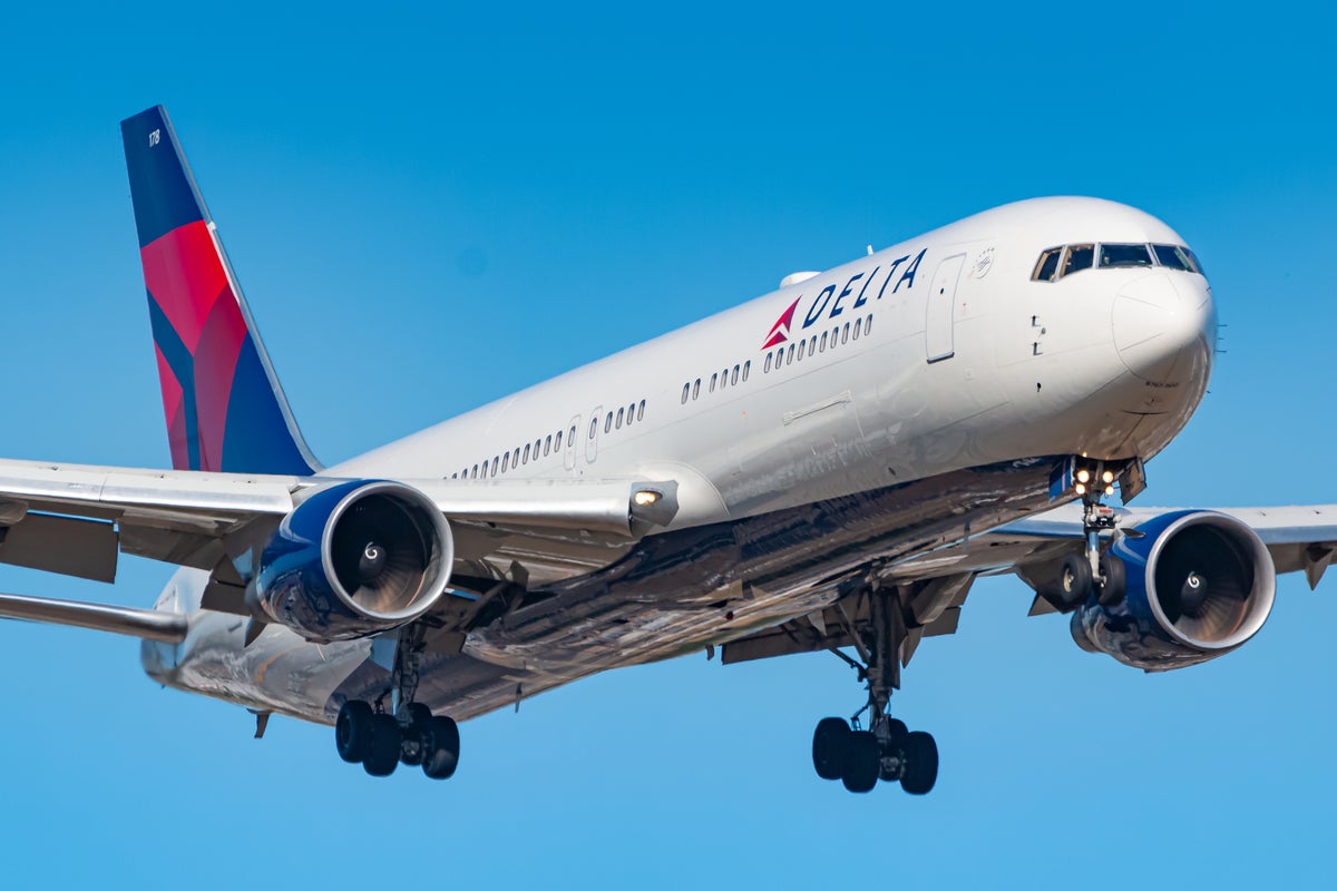 Delta chooses Amazon wifi for flights in snub to Elon Musk’s Starlink