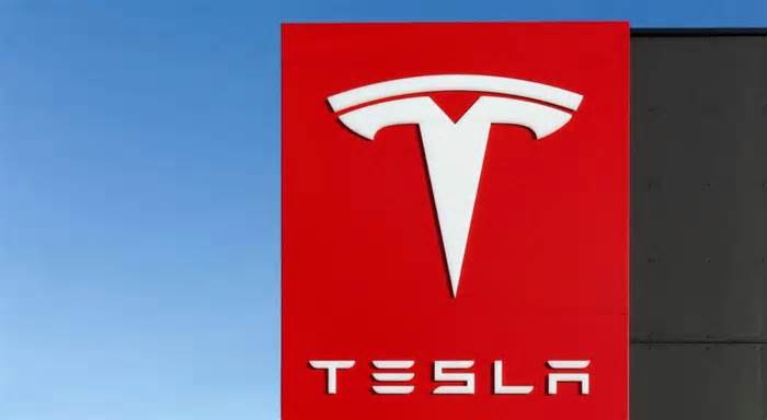 Tesla's Stock Performance In 2019 And 2024 Shows 'Striking' Similarities, Says Gary Black: Flags This Reason That May Lead To Price Surge In 2025