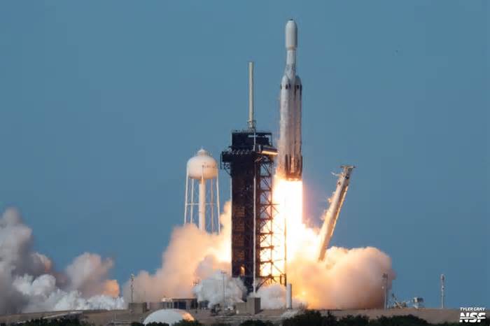 NASA, NOAA launch GOES-U aboard SpaceX Falcon Heavy