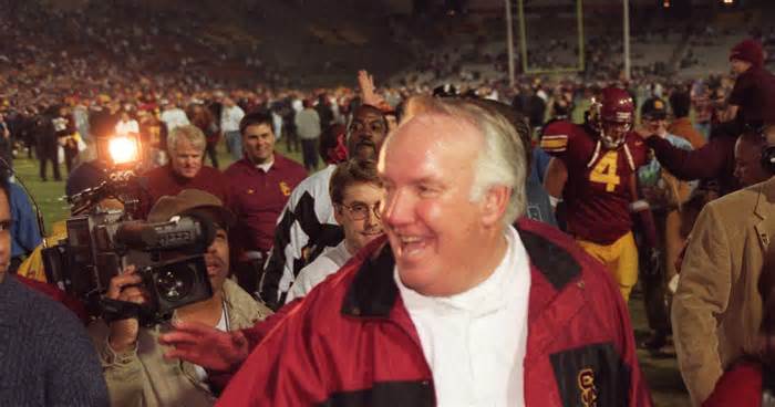 John Robinson Dies at 89; Former NFL, CFB HC Won 1978 National Title with USC