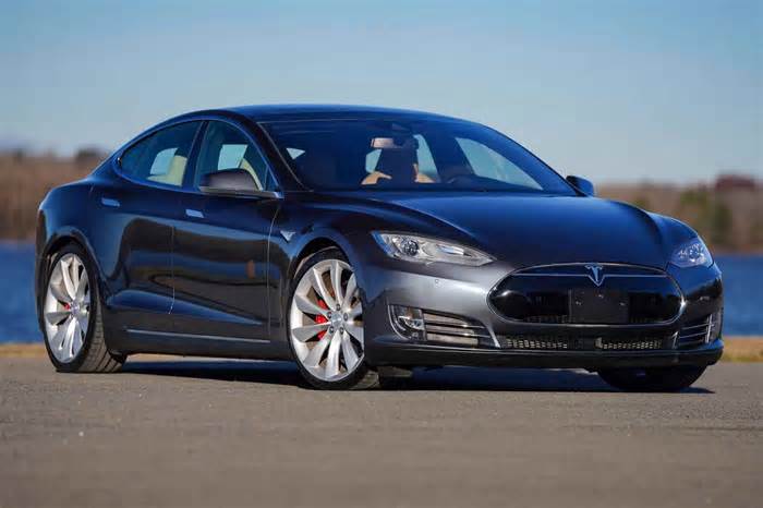 These Are the Tesla Model S Years to Avoid