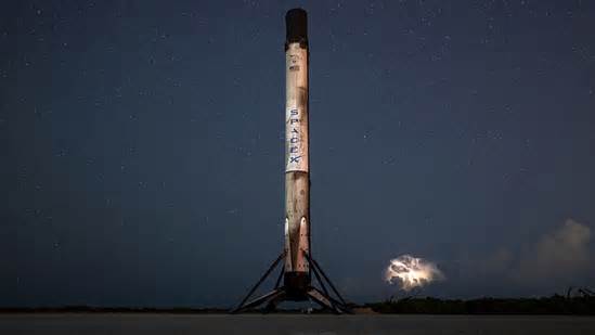 SpaceX's Falcon 9 rocket returns to Earth 8 minutes after launching Axiom-4 | Watch