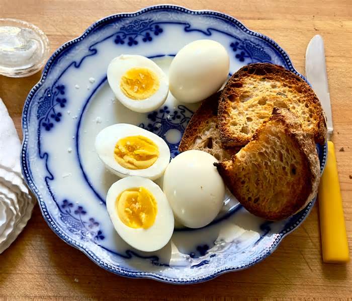 Her new method for hard-boiled eggs is probably old as the hills