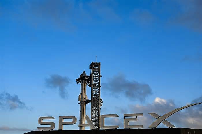 SpaceX Starship explodes into big ball of fire during 'routine' test