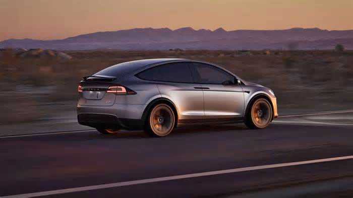 Tesla Raises Price Of The Model X In U.S.