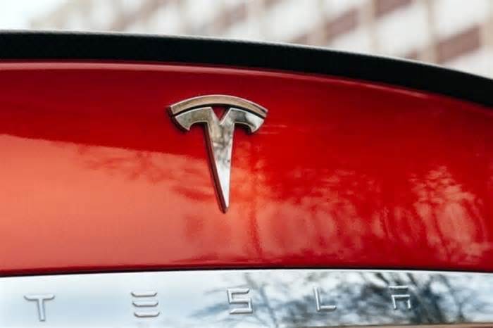 Tesla Q3 Earnings Preview: Musk Has Questions To Answer, Traders 'Need To Buckle Up' For Volatile Stock Moves