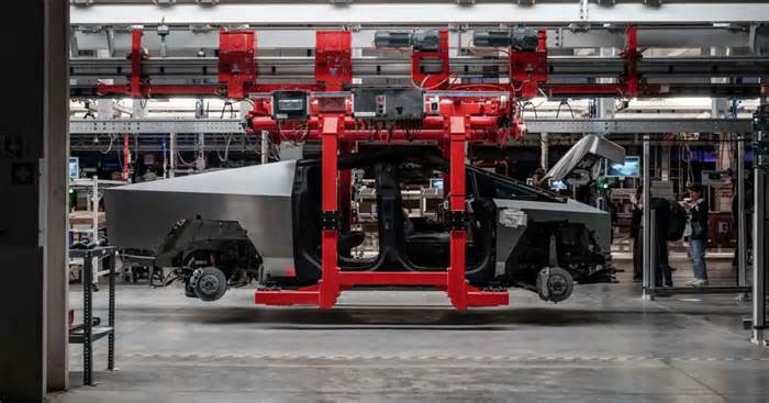 Tesla is Planning a Major Cybertruck and Model Y Production Pause
