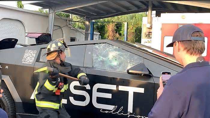 Firefighters Struggle to Break the Tesla Cybertruck’s “Transparent Metal” Glass During Emergency Response Training