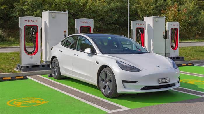 Here’s How Much It Costs To Maintain a Tesla vs Other Electric Vehicles
