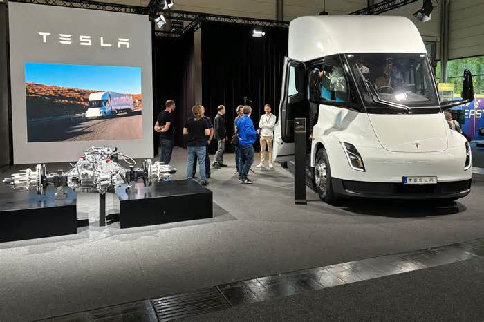 Tesla wants to bring the Semi to Europe – but not before 2026