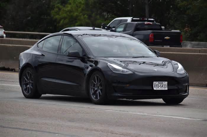 Tesla Model 3 fails to give right-of-way, kills 53-year-old Texas motorcycle rider