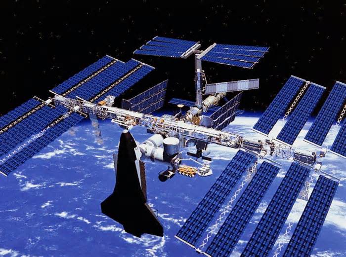 Saving The ISS By Transforming It Into A Fantastical Floating Museum