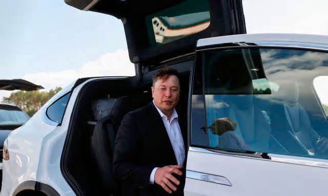 Elon Musk is making a major and risky change to Tesla's business model — here's how it could shake out