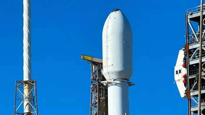 SpaceX launches Starlink mission after delays