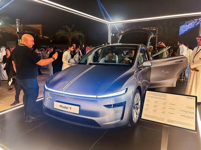 Tesla completes first fully autonomous Model Y delivery ahead of schedule