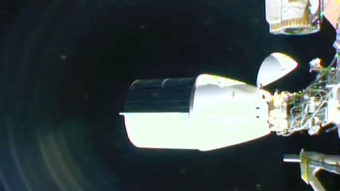 SpaceX Dragon Gives ISS a Lift