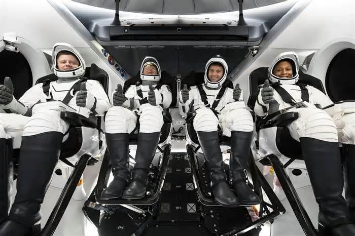 SpaceX Crew-8 astronaut hospitalized in Pensacola after Dragon splashdown, in 'stable condition'