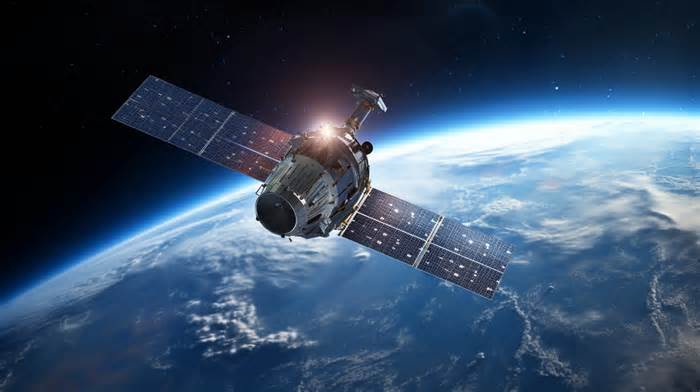 10 Best Space Stocks to Buy According to Hedge Funds