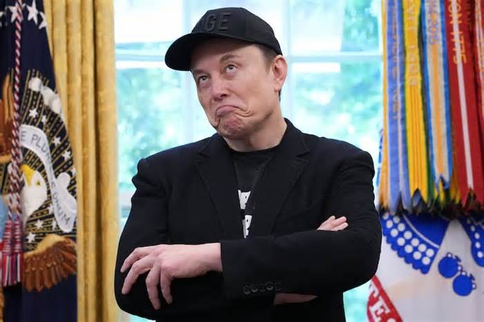 Inside Elon Musk’s ‘Chaotic’ Tesla Diner Opening With Frazzled Staff, Long Queues and ‘Soggy Food’