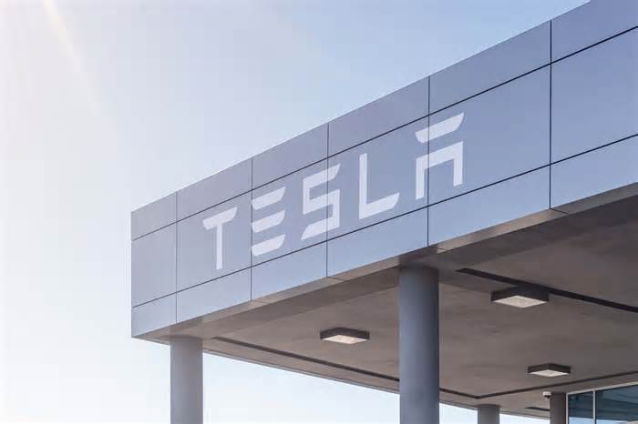 Tesla prepares for launch in India