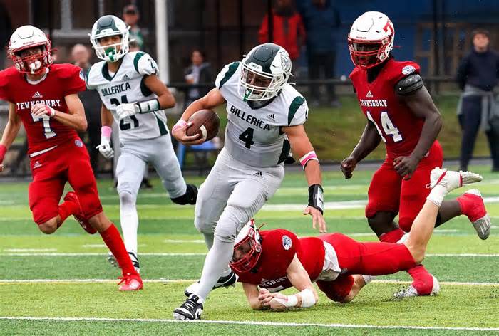 Billerica breaks out a double-wing offense and Steven Gentile runs wild again to hand Tewksbury its first loss