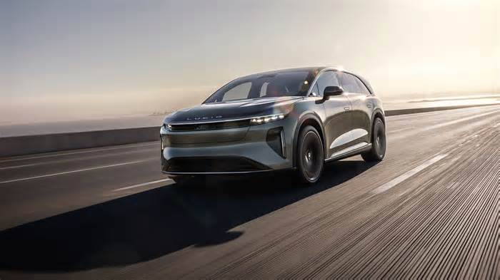 2025 Lucid Gravity Officially Launched With Same Base Price As A Tesla Model X