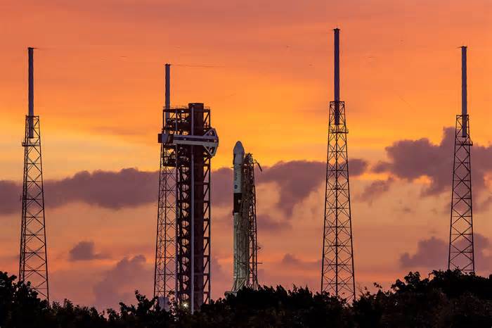 With Hurricane Helene past, SpaceX to try 1st human spaceflight from Canaveral launch site