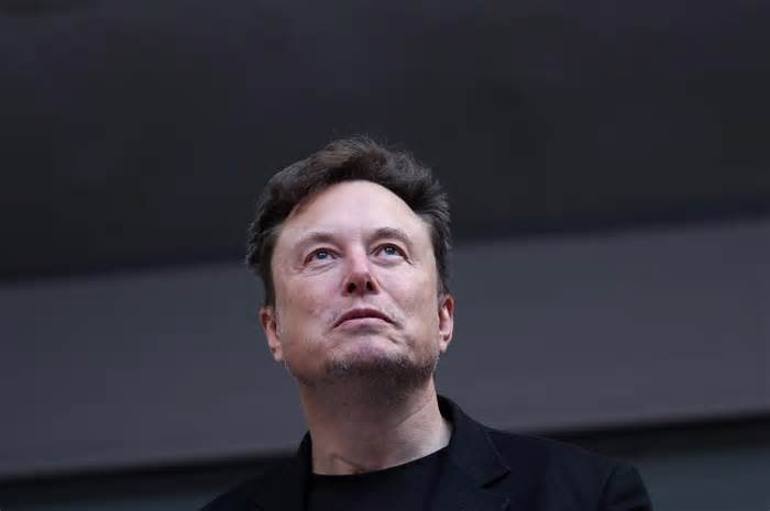 Musk denies report that xAI held talks for share of Tesla revenue