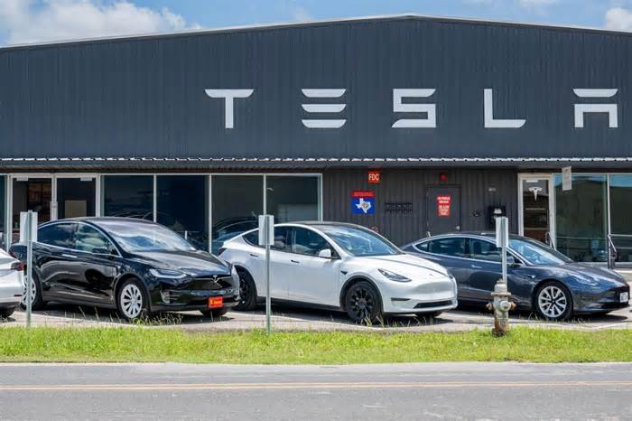 Tesla Puts Incentives On Blast As Tax Credit Comes Under Threat