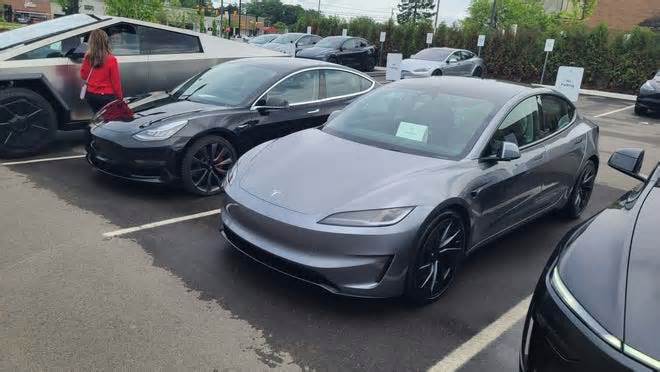 Payne: Second-gen Tesla Model 3 Performance takes big leap forward (and a step back)