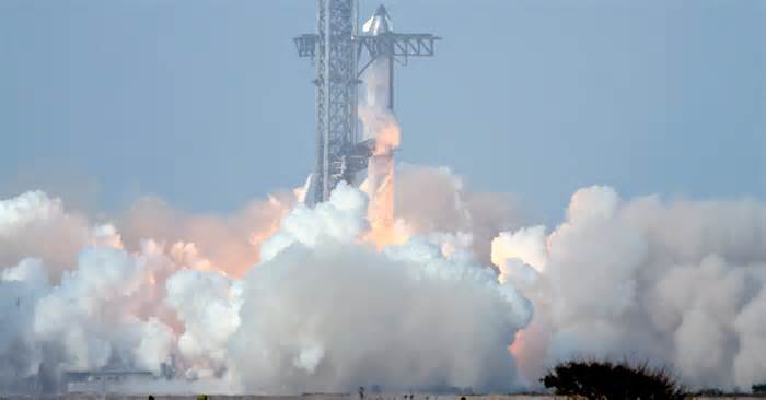 SpaceX Loses Control of Starship, Adding to Spacecraft’s Mixed Record