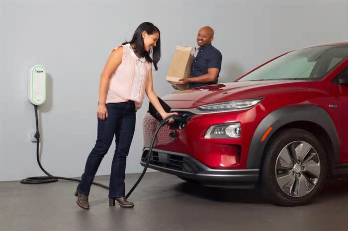 Nissan joins ChargeScape, a way for EV owners to sell watts back to the grid