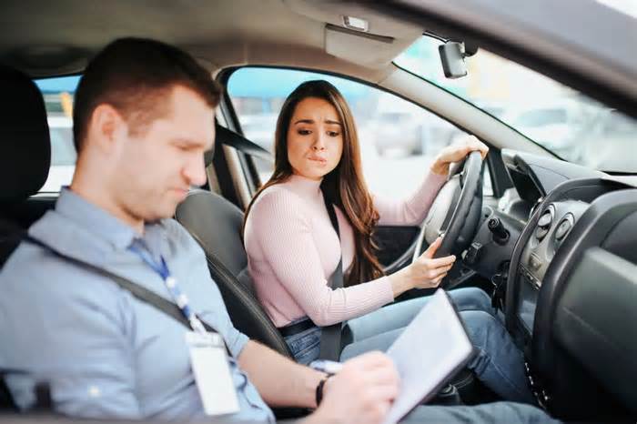 Arizona teen denied license after passing road test in Tesla, “too many safety features”