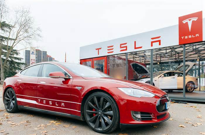 Tesla (TSLA) Stays Resilient Amid Tariffs & Self-Driving Optimism