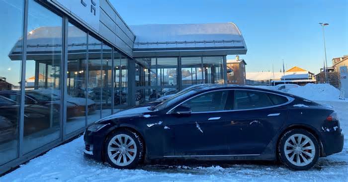 Tesla loses market share in Sweden, Norway as Musk looms large